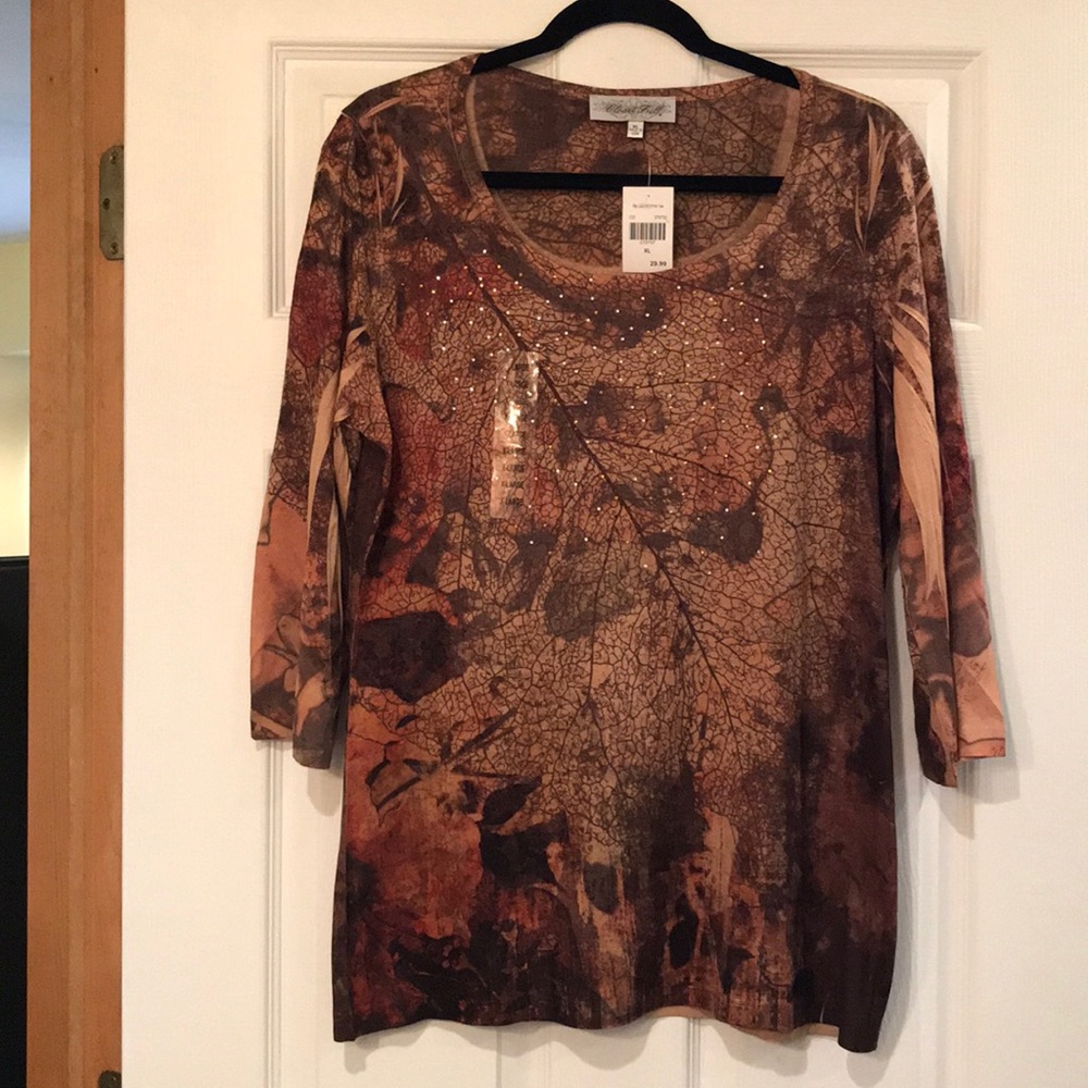 New with tags XL by Closet Full top